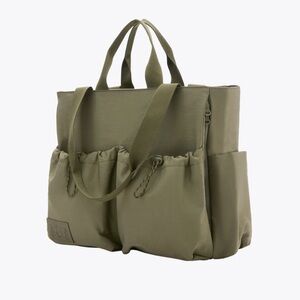 Beis sports carryall
